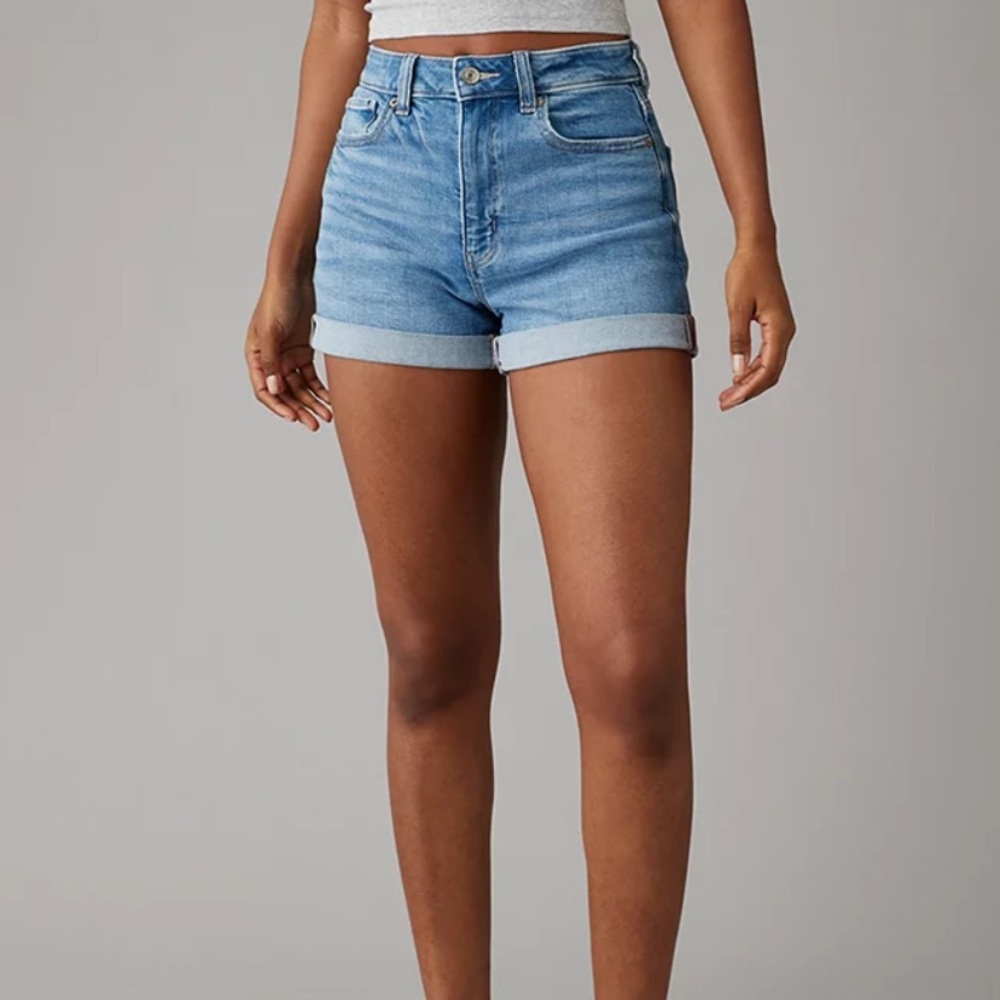 American eagle mom’s short stretch high-wasted light wash shorts
